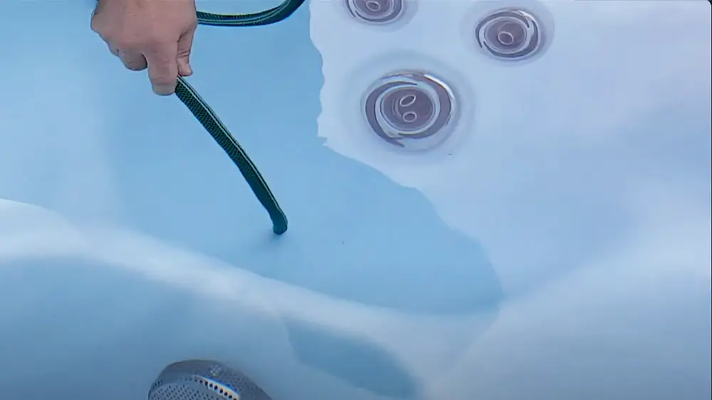 hot tub cleaning without draining