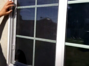 How to clean window screens with magic eraser