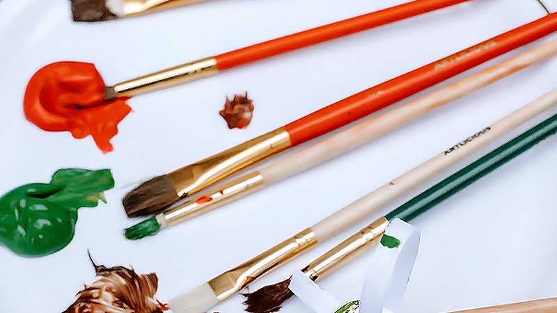 Natural and Eco-Friendly Methods for Cleaning Acrylic Nail Brushes