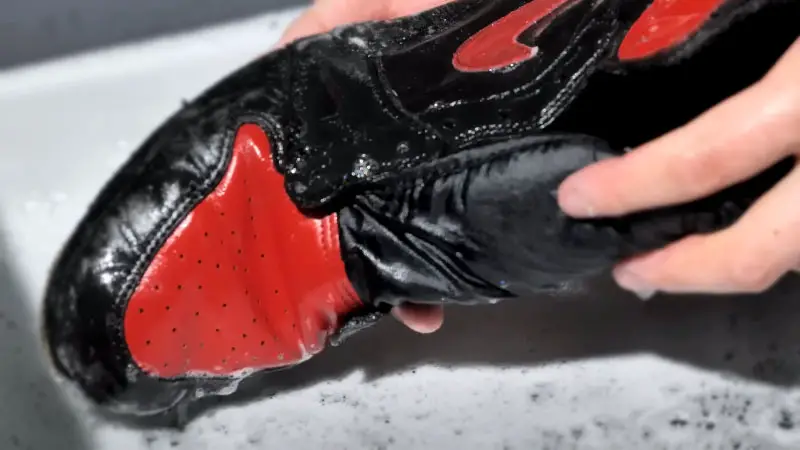 How to Clean Non Slip Shoes