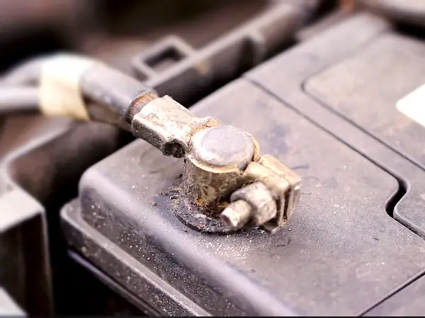 How to clean battery terminals without baking soda
